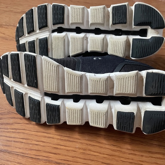 On Cloud, Cloud 6 - Picture 7 of 8